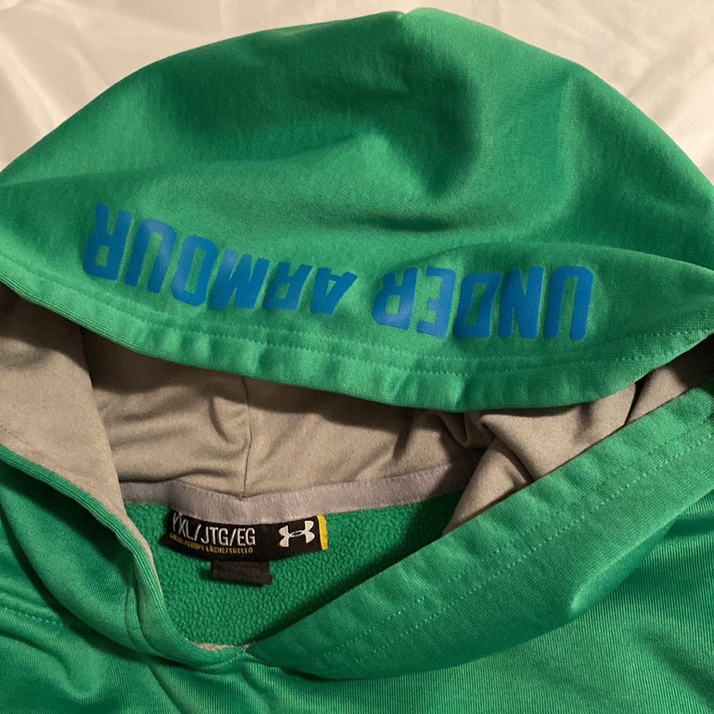 Boys Under Armour Size XL hoodie - Picture 2 of 3